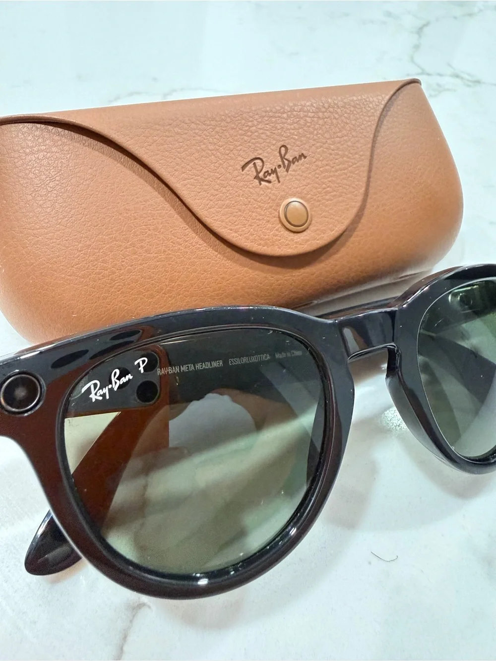 Ray-Ban meta Black Frame Green Lens Polarized Round Sunglasses with Tan Case